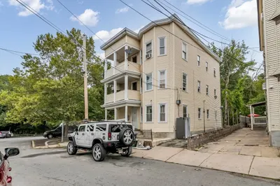 65 Brook St