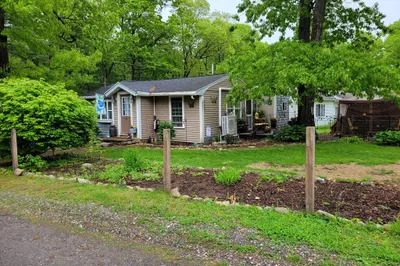 8 Laurel St 1