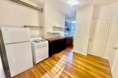 23 Sheafe St #4F
