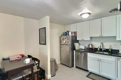 217 Kent St #11