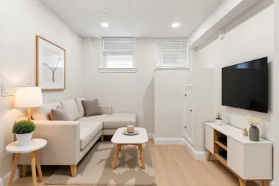 19 Bartlett Place #1 1