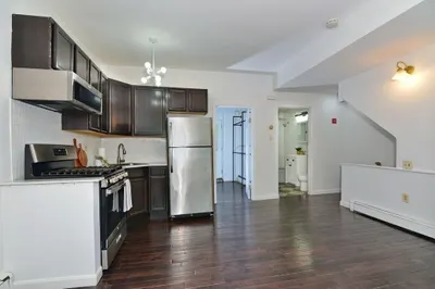 41 Coleman St #1