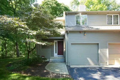 39 Poppasquash Rd #39 1