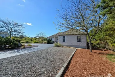 4 Mainstay Ln 1