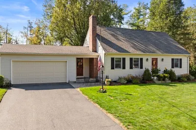 28 Decorie Dr 1