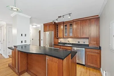 60 Longwood Ave #301