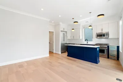142 Pleasant Street #5