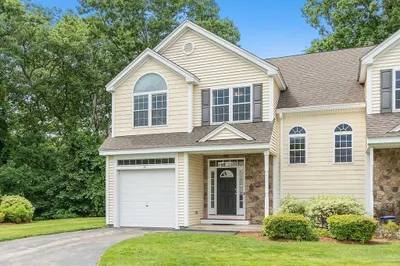16 Minuteman Lane #8