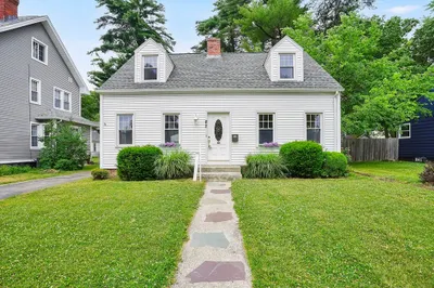 82 Biltmore St