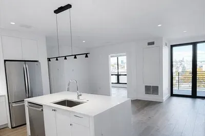 1121 Dorchester Avenue #404