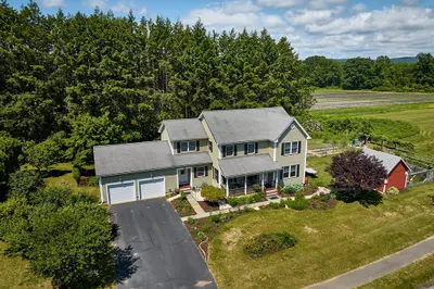 9 Pine Edge Way 1
