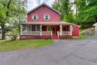 352 Lake Ave 1