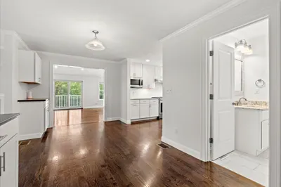 24 Bartlett Ave #24 1