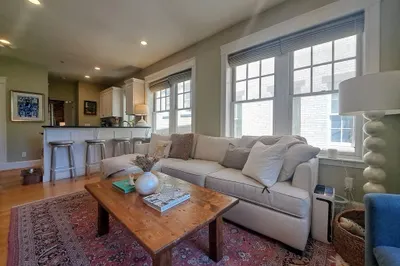 8-12 Bartlett Pl #3