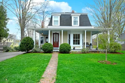 1611 Main St 1