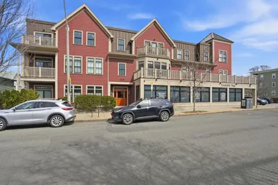 315 Highland Ave #101 1