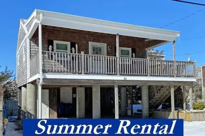 11 Channel St #Summer