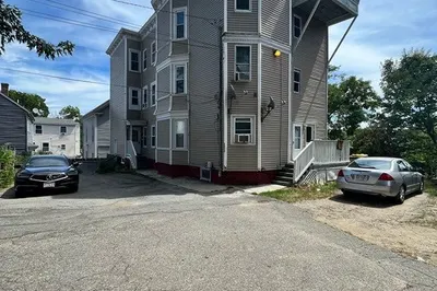 254 Washington St #3 1