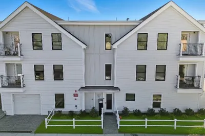 127 East Cottage Street #6