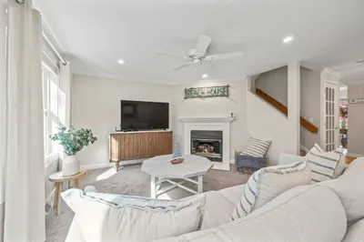 37 Southpoint Dr #37 1