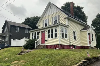 44 Rich St