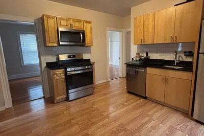 32 Raven St #1 1