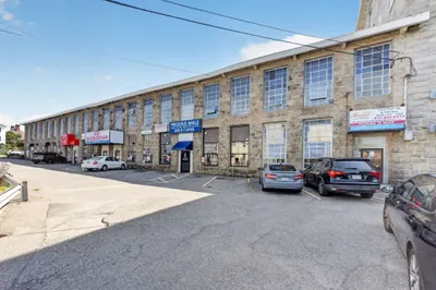 418 Quequechan St 1
