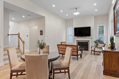 42 Barnes Blvd #42 1