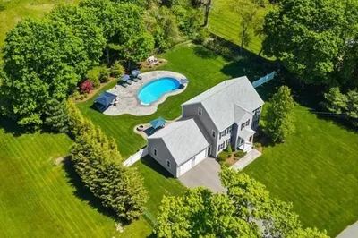 85 Crescent St 1