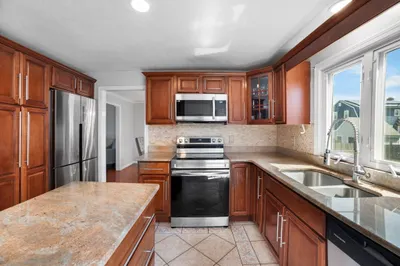 994 S Main St