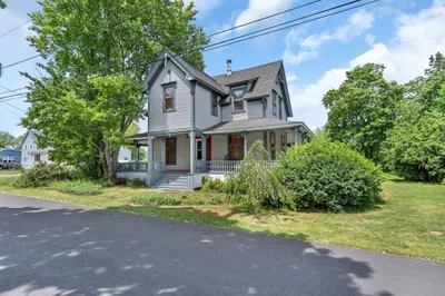 41 Lippitt Avenue 1