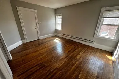 547 Broadway #3