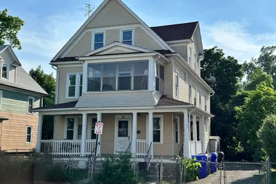 32-34 Dunmoreland St