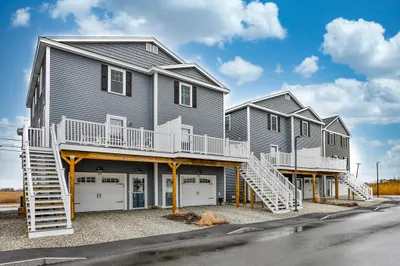 207 Beach Road #C2