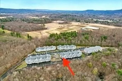 27 Greenleaves Dr #726