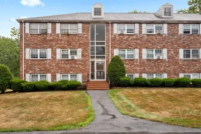 88 Edgelawn Ave #8 1