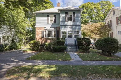 4 Farmcrest Ave 1