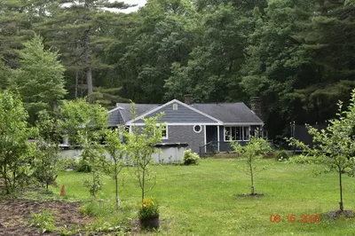 252 Howe St 1