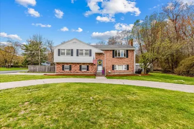 8 Stonewood Drive