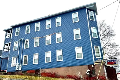 564 Main St 1