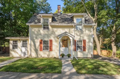 32 Elm Street 1