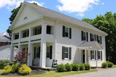 307 Main St 1