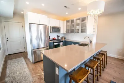 312 Sumner St #4