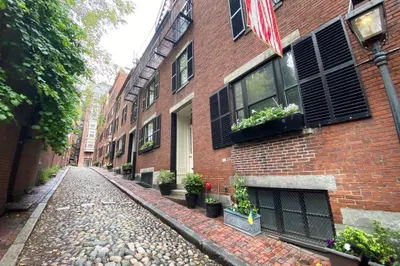 4 Acorn St