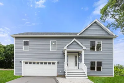 4 Bronson St 1