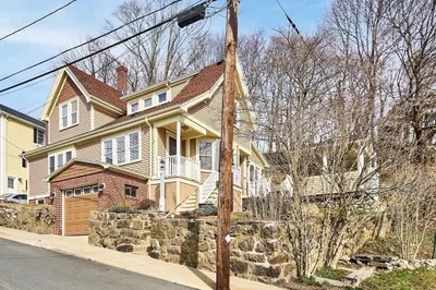 11 Clayton St