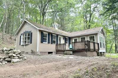 7 Burt Rd
