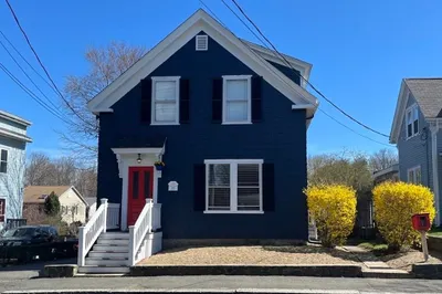 35 Lincoln Ave #B