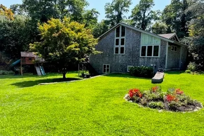 3 Nonquitt Ave 1