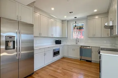 38 Laurel Street #2